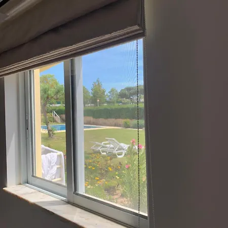 Gale Garden Retreat - Heated Pool & Bikes 아파트 기아
