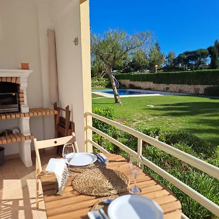 Gale Garden Retreat - Heated Pool & Bikes Apartamento