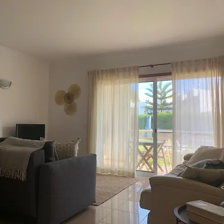 Gale Garden Retreat - Heated Pool & Bikes *